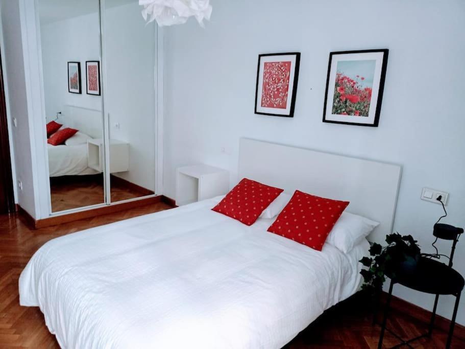Apartamento Entre Estaciones Apartment Oviedo Exterior photo
