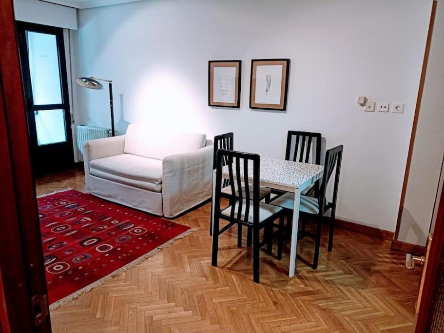 Apartamento Entre Estaciones Apartment Oviedo Exterior photo